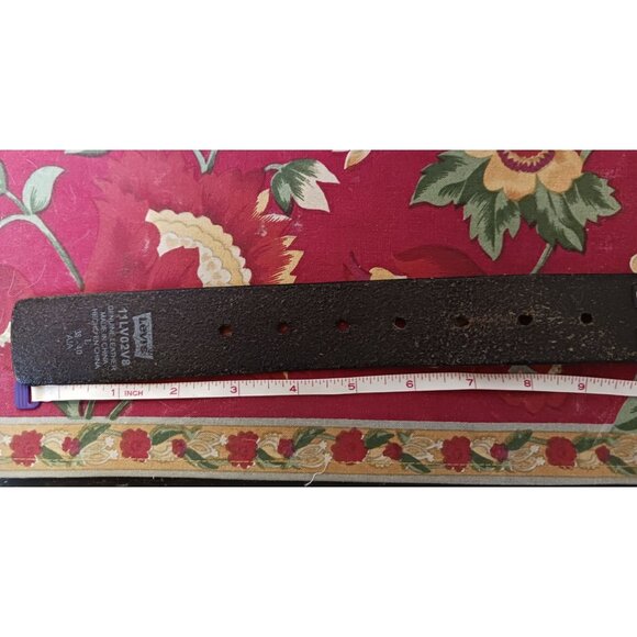 Levis Genuine Leather Belt 38/40 Adjustable With Metal Buckle - Picture 4 of 10